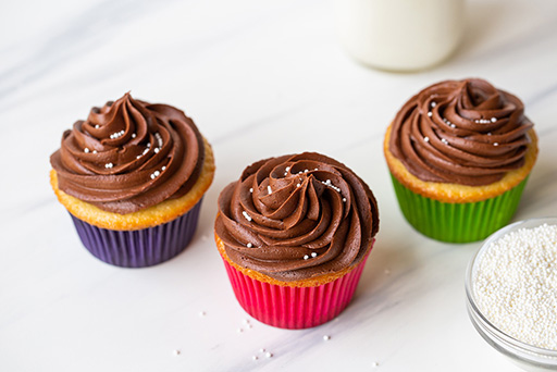 Classic Birthday Cupcakes – Step 14