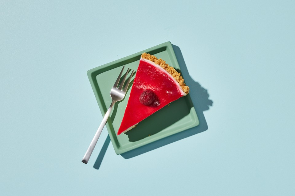 No-Bake Cheesecake with Raspberry Sauce - select to zoom