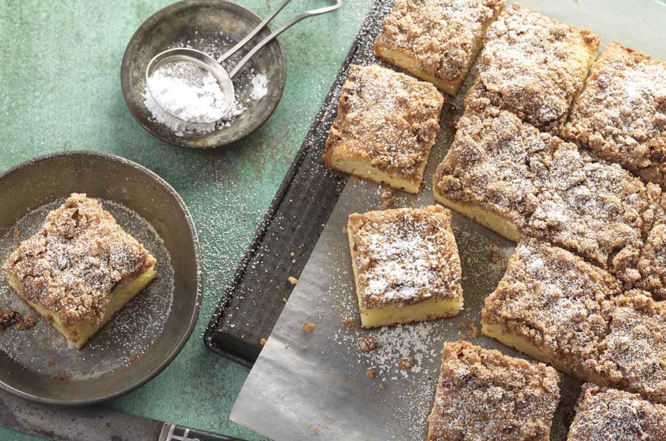 Gluten-Free Cinnamon-Streusel Sour Cream Coffeecake