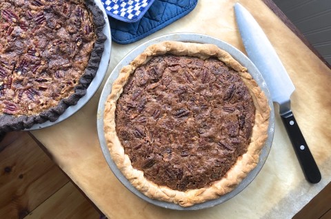 Holiday pecan pie via @kingarthurflour